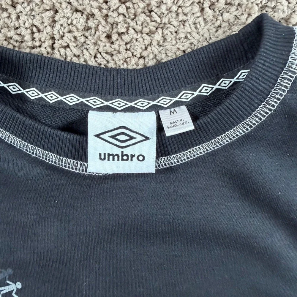 Umbro black beauty NWT Kids Soccer Graphic Crewneck Sweatshirt Medium 10-12 girl